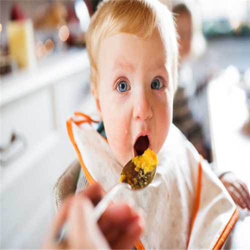 宝宝要按月龄选择奶嘴大小，有没有对应表？